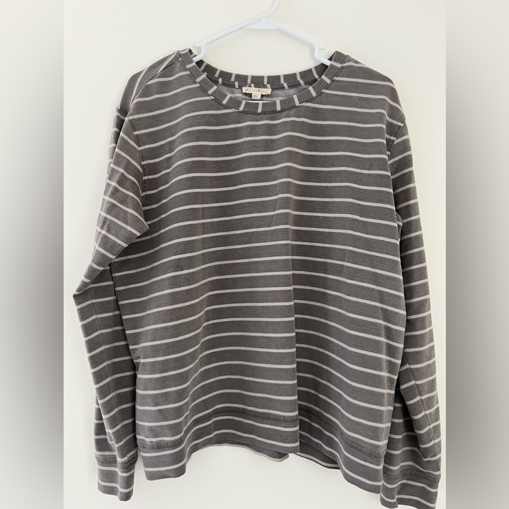 Jane & Delancey L striped top (price reflects blemish)